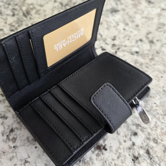 Michael Kors Jet Set Medium Bifold Black Wallet - Picture 3 of 6